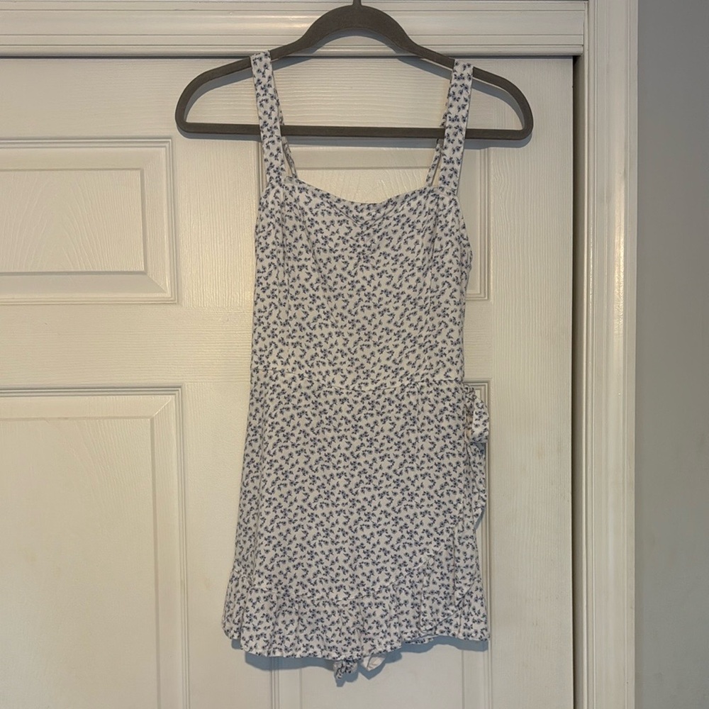 Hollister Blue and White Floral Skort Dress